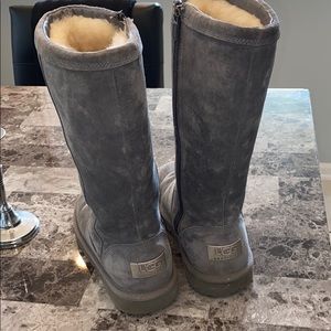 Grey UGGS in pristine condition!!